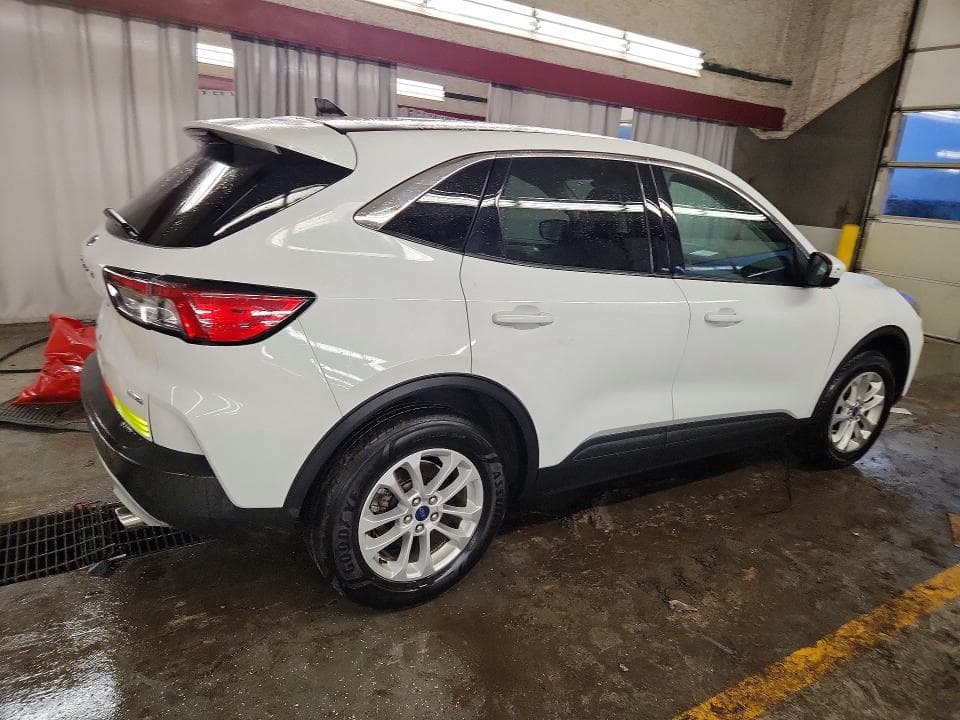2021 FORD ESCAPE SE 3