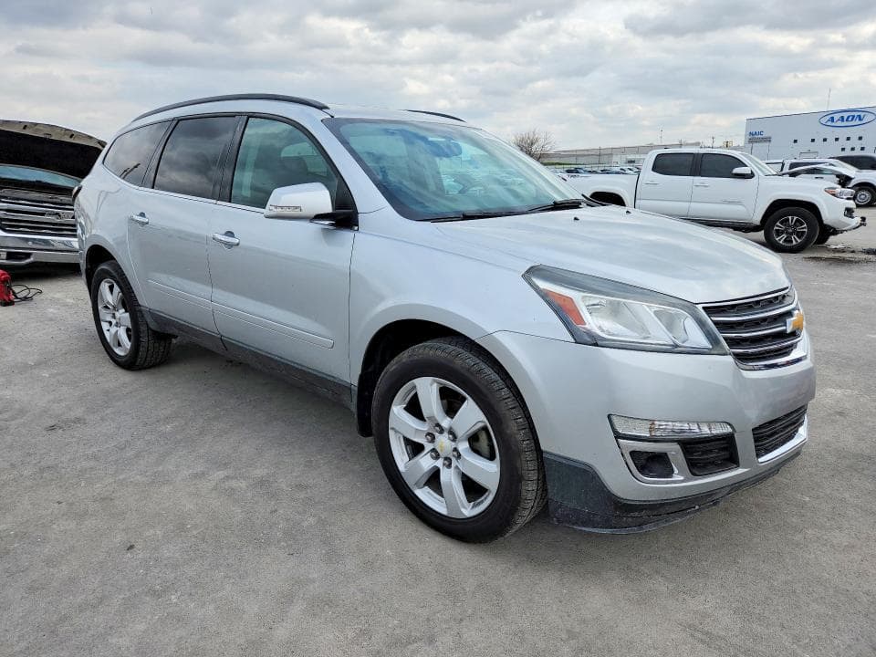 2017 CHEVROLET TRAVERSE LT 4