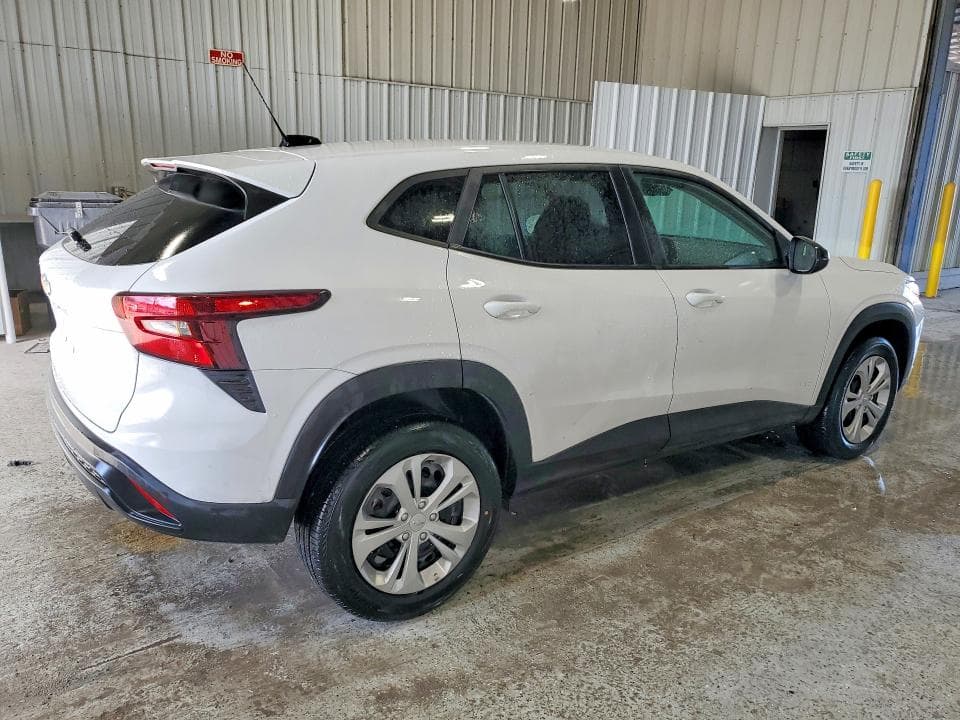 2024 CHEVROLET TRAX LS 3