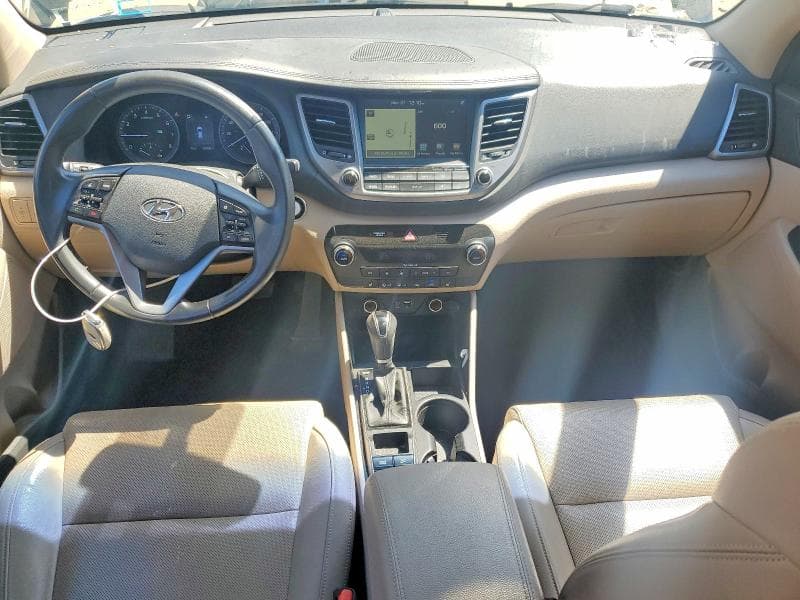 2017 HYUNDAI TUCSON SE PLUS 8
