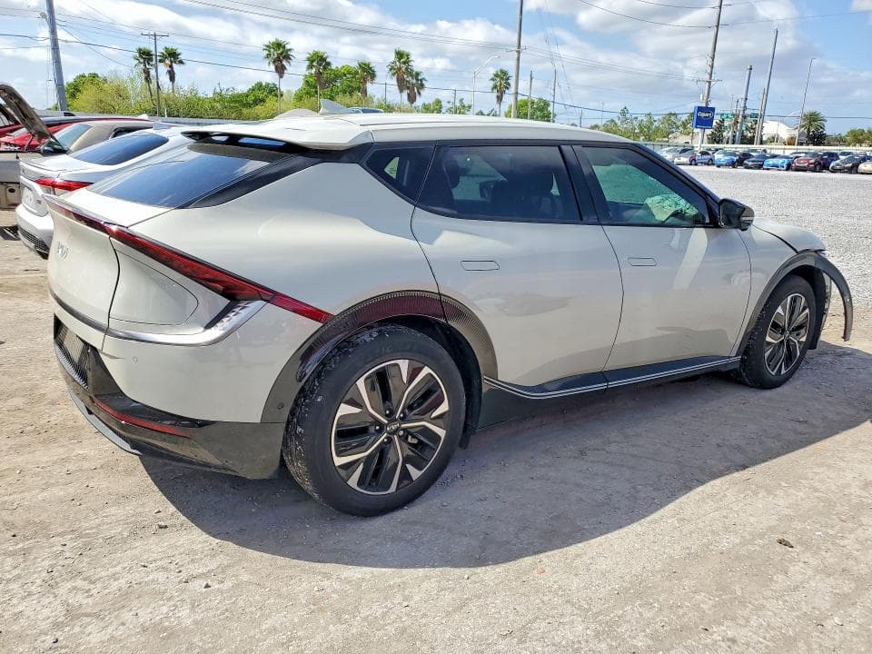 2022 KIA EV6 WIND 3