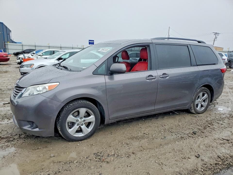 2017 TOYOTA SIENNA LE 8-PASSENGER - 1