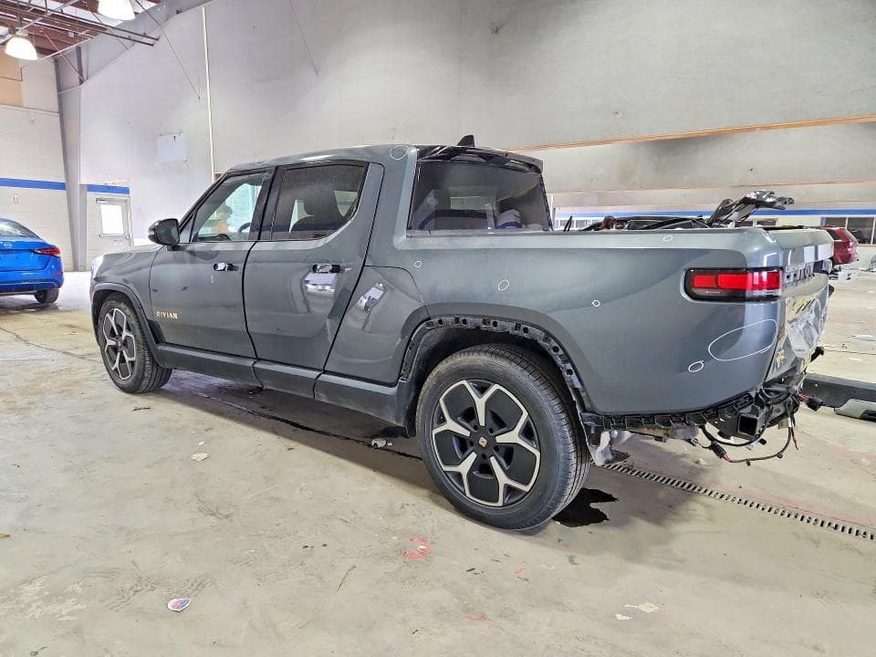2022 RIVIAN R1T ADVENTURE 2