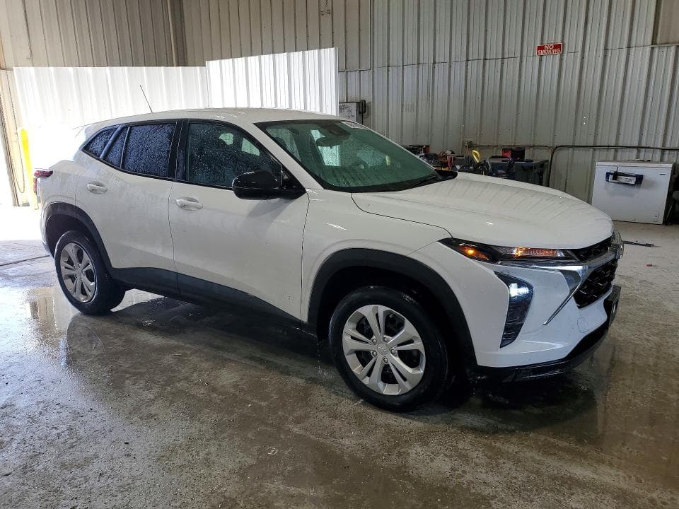 2024 CHEVROLET TRAX LS 4