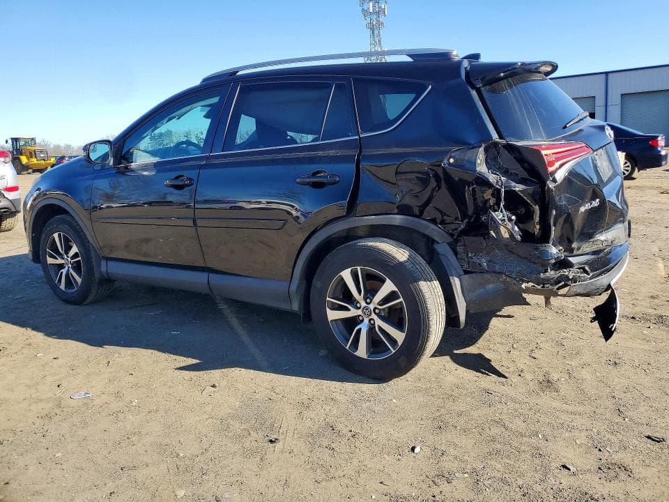2017 TOYOTA RAV4 XLE 2