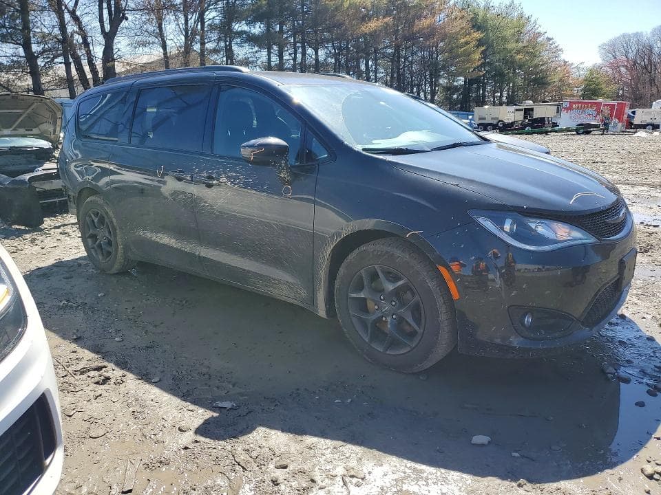 2019 CHRYSLER PACIFICA TOURING L 4