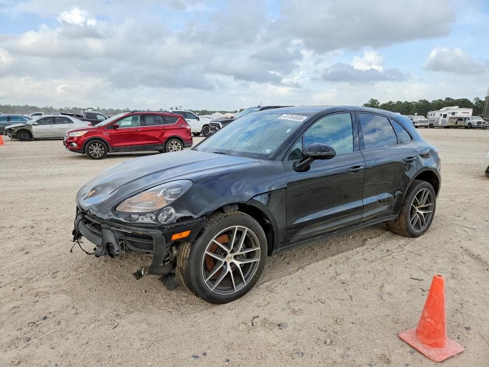 2025 PORSCHE MACAN BASE - 1