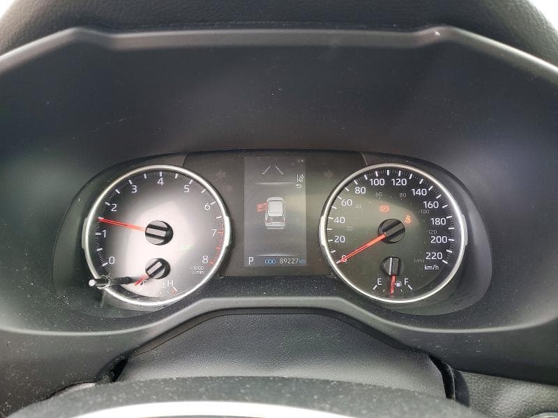 2021 TOYOTA RAV4 XLE 9