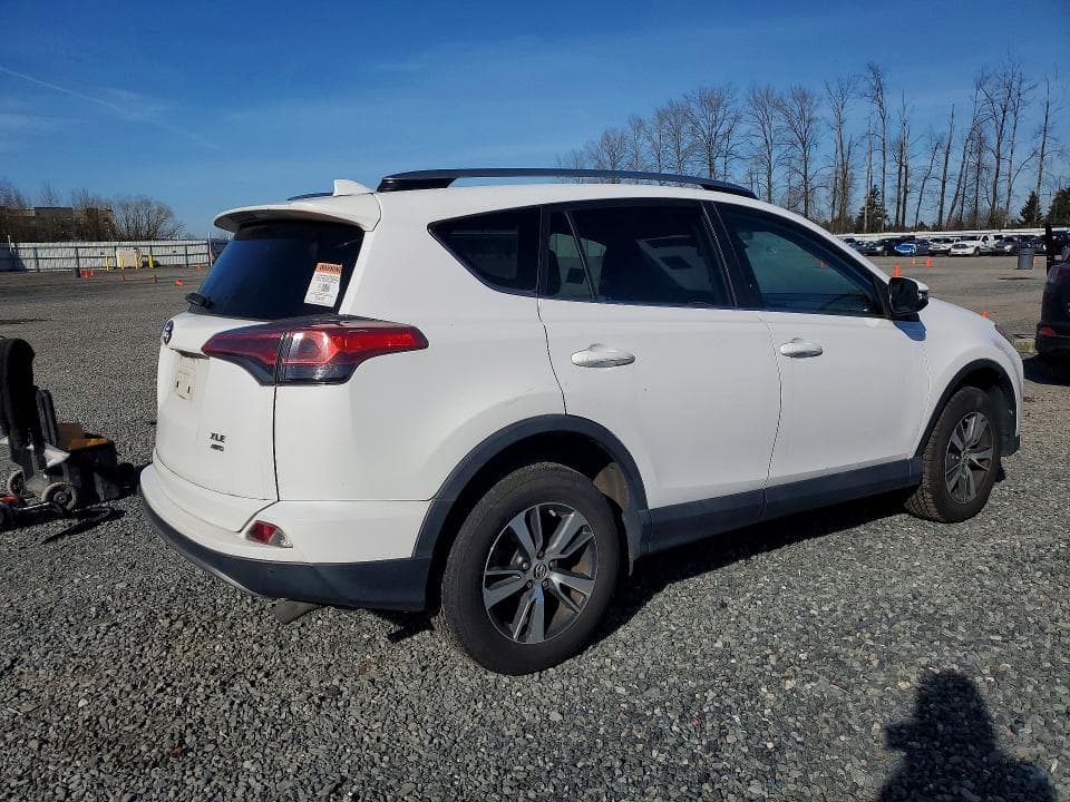 2017 TOYOTA RAV4 XLE 3