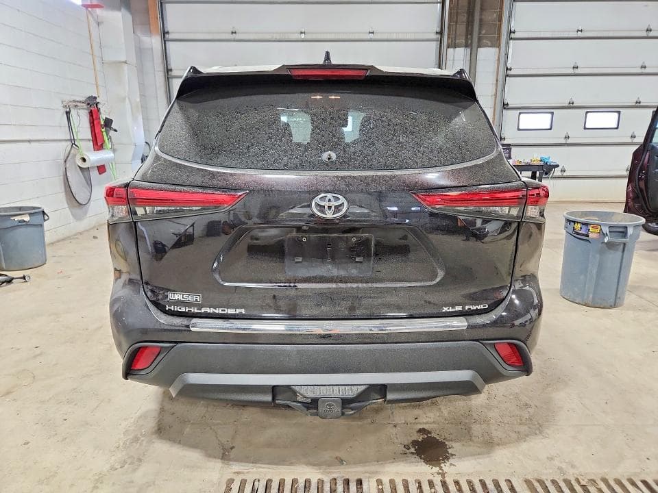 2022 TOYOTA HIGHLANDER XLE 6