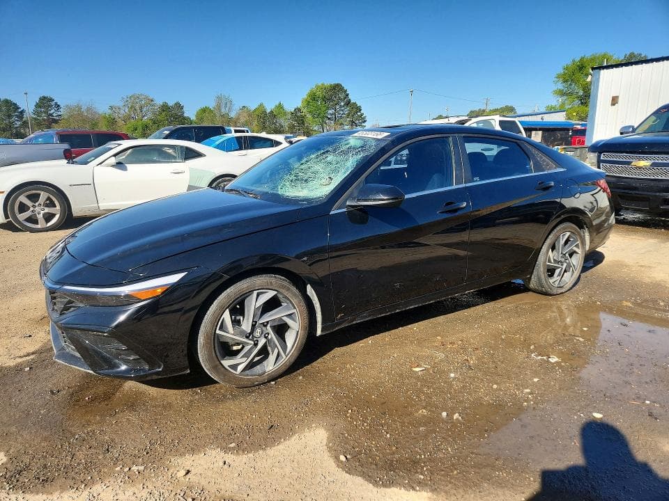 2024 HYUNDAI ELANTRA