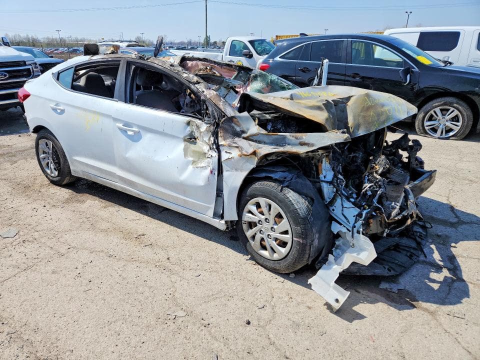 2017 HYUNDAI ELANTRA SE 4