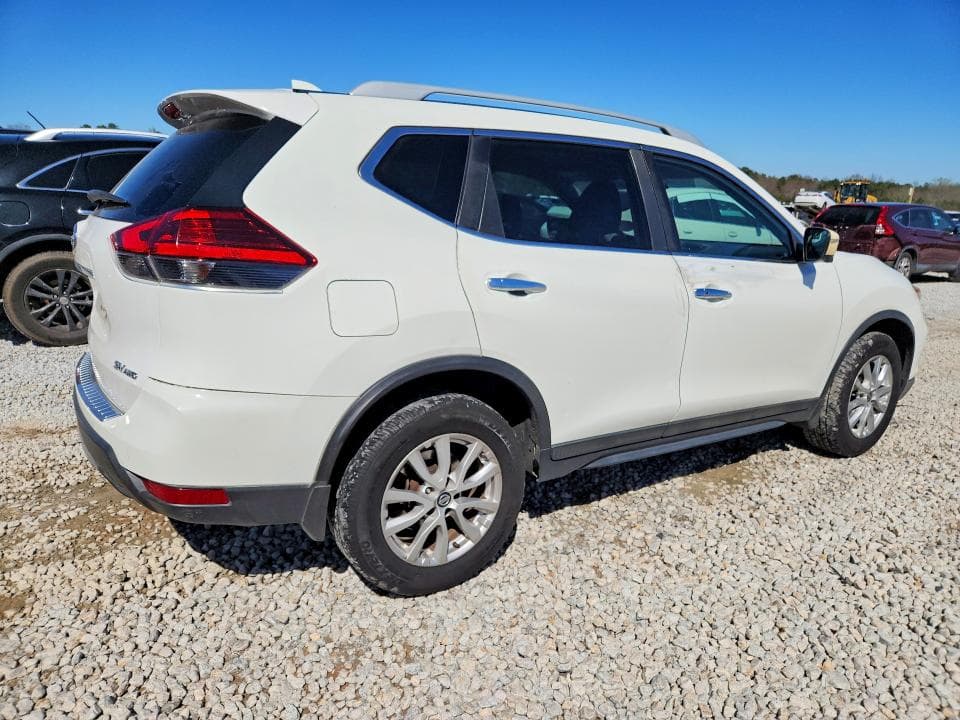 2017 NISSAN ROGUE 3