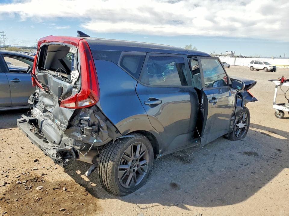 2021 KIA SOUL EX 3