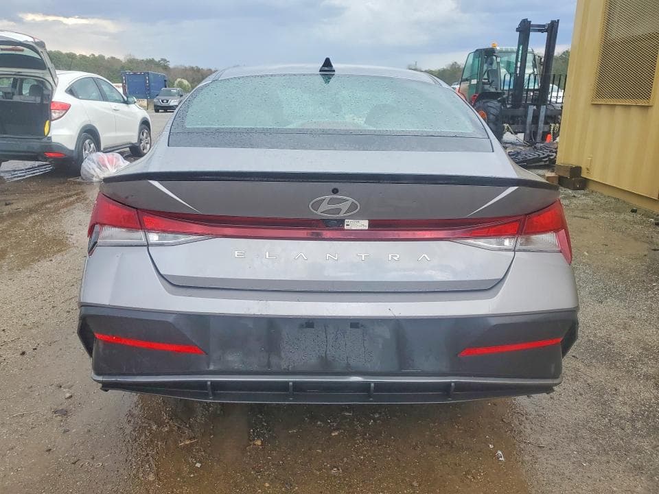 2025 HYUNDAI ELANTRA SEL SPORT 6
