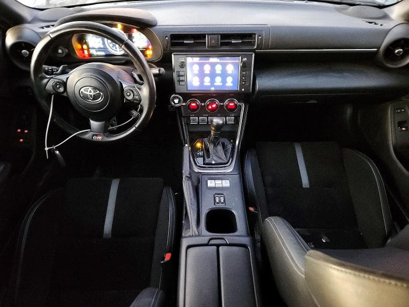 2023 TOYOTA GR86 8