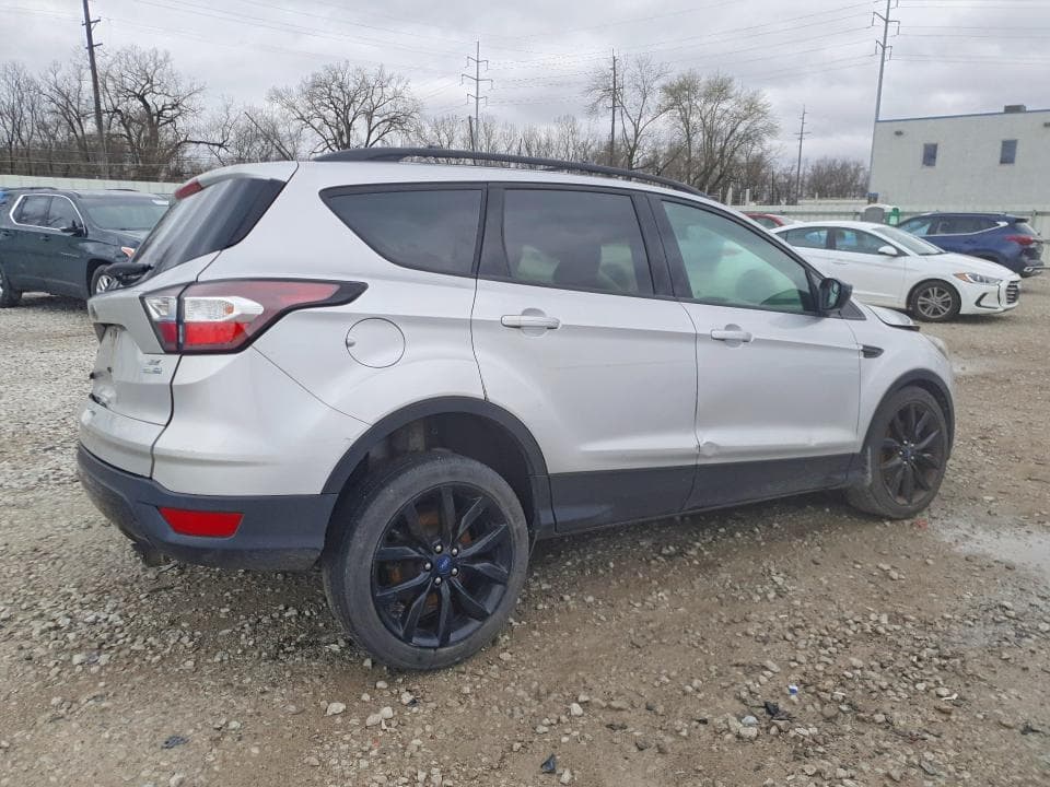 2018 FORD ESCAPE SE 3