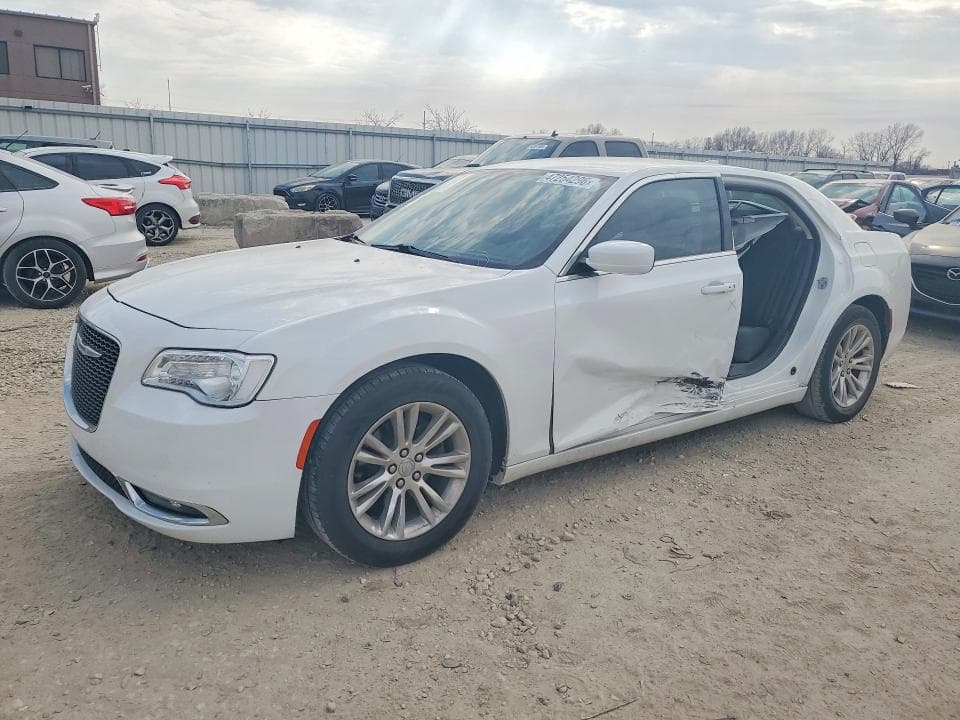 2019 CHRYSLER 300 - 1