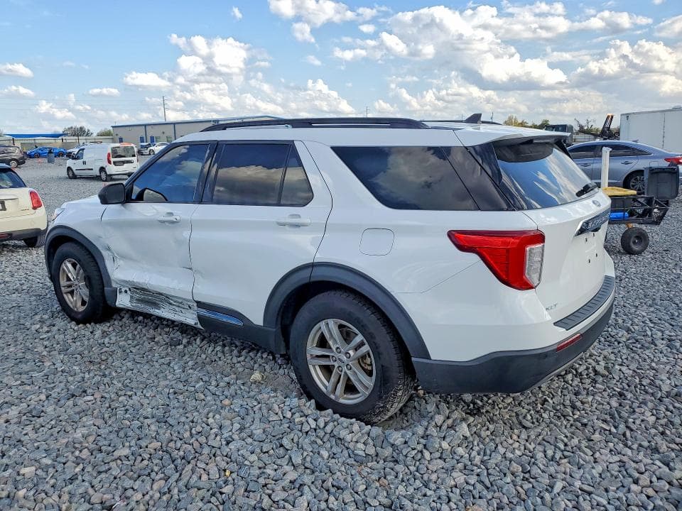 2022 FORD EXPLORER XLT 2