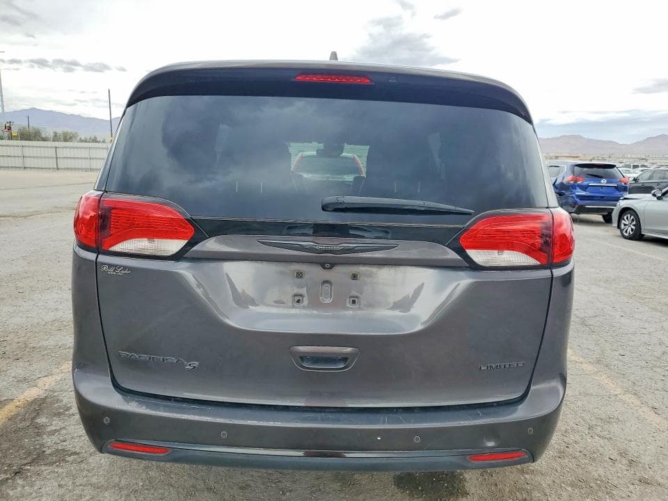 2018 CHRYSLER PACIFICA LIMITED 6