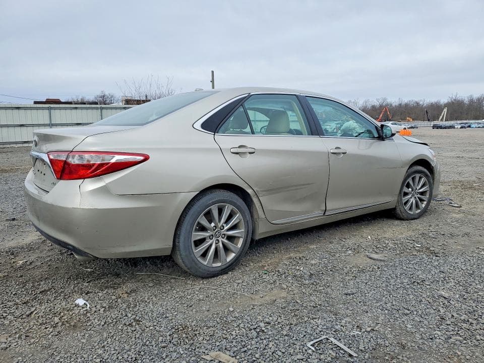 2017 TOYOTA CAMRY XLE V6 3