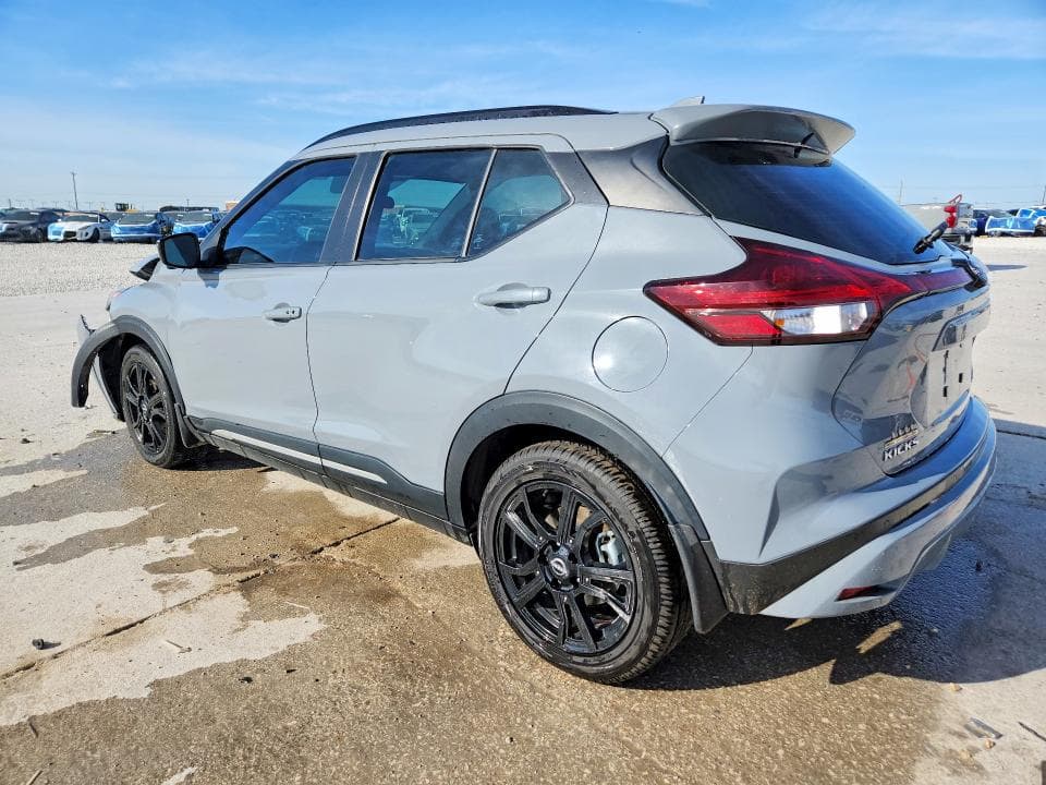 2024 NISSAN KICKS SR 2