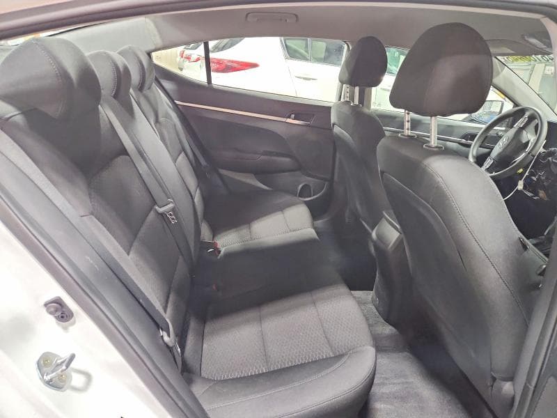 2020 HYUNDAI ELANTRA SE 10