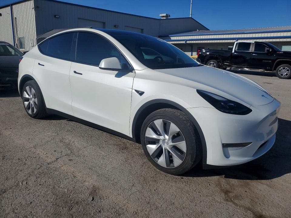 2023 TESLA MODEL Y 4