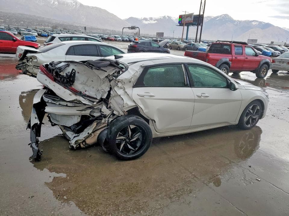 2023 HYUNDAI ELANTRA SEL 3