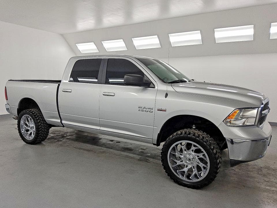 2019 RAM 1500 CLASSIC SLT 4