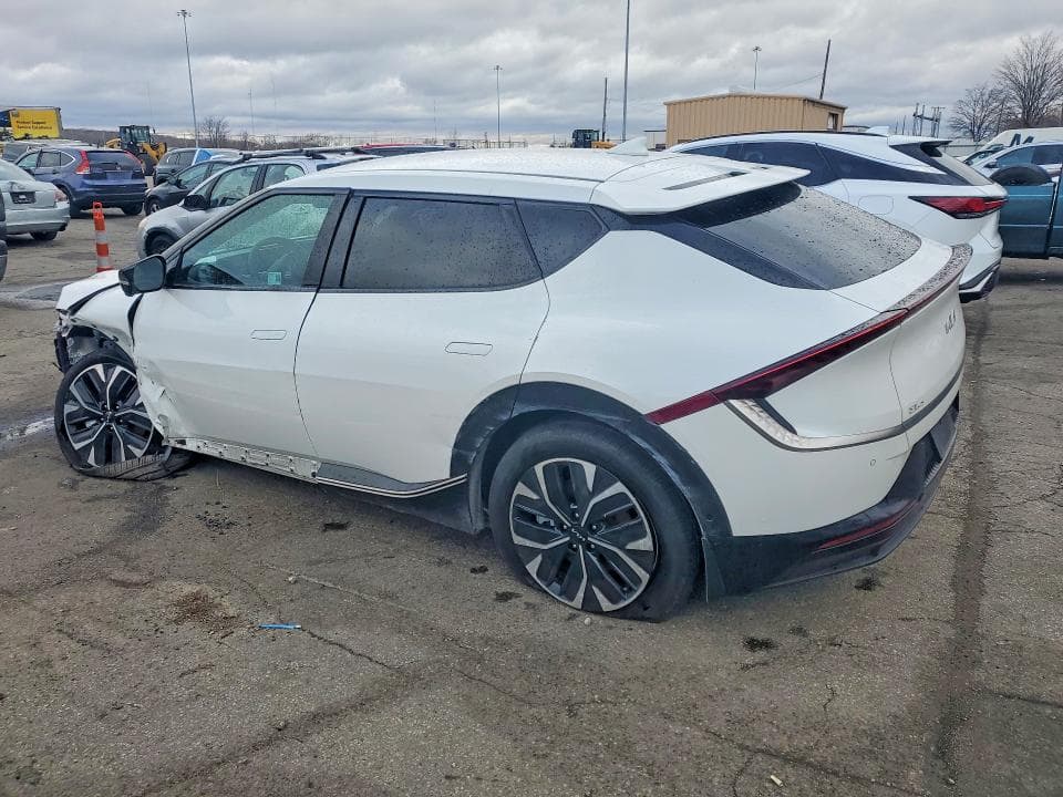 2023 KIA EV6 WIND 2