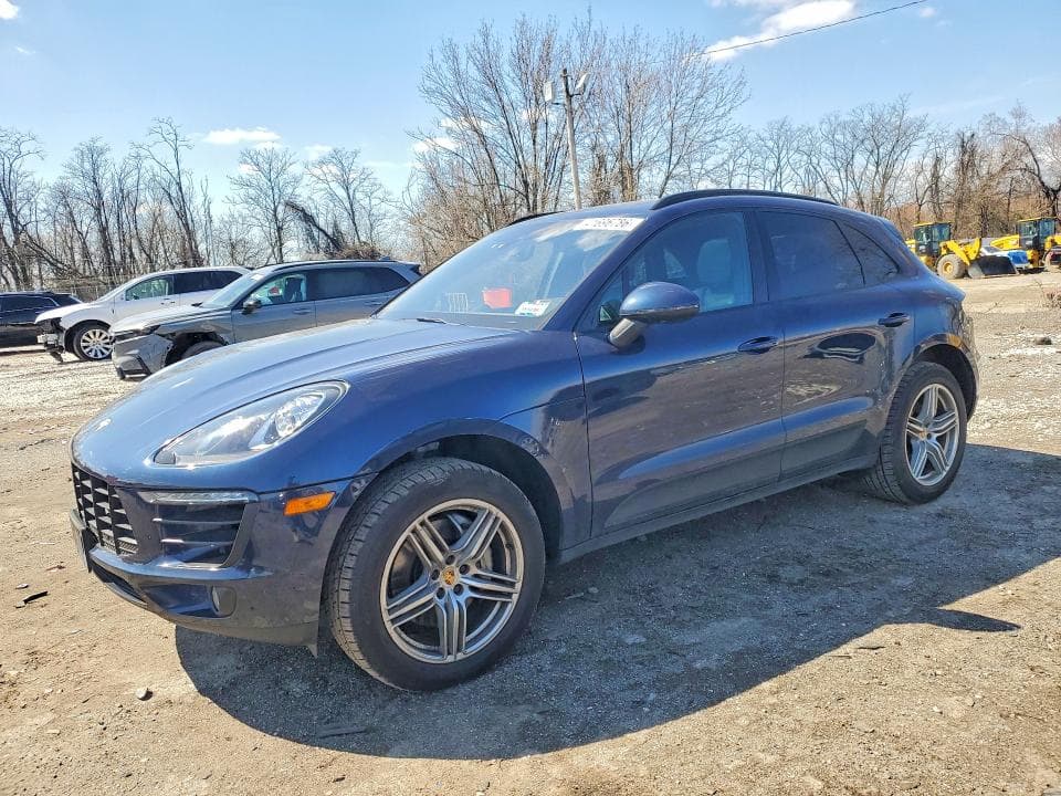 2015 PORSCHE MACAN