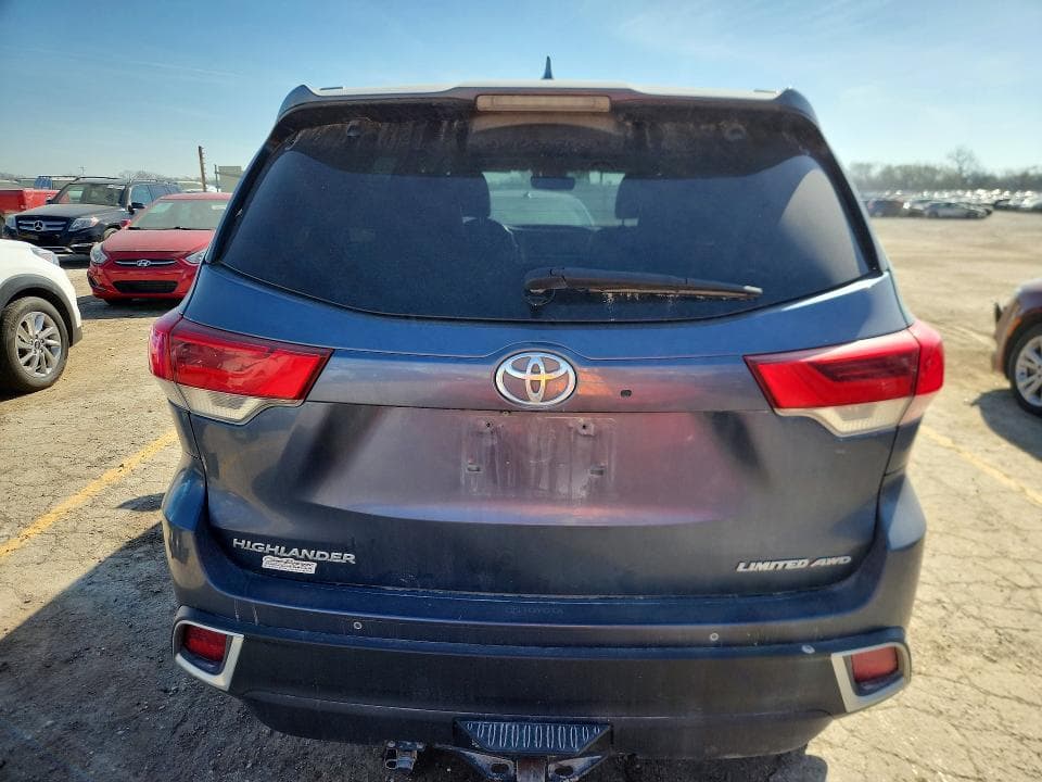 2018 TOYOTA HIGHLANDER LIMITED 6