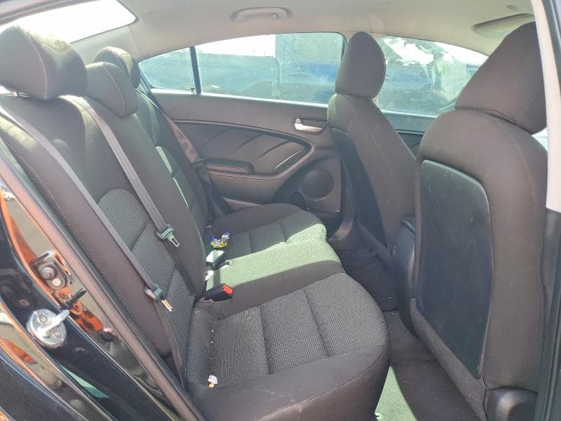 2017 KIA FORTE LX 10