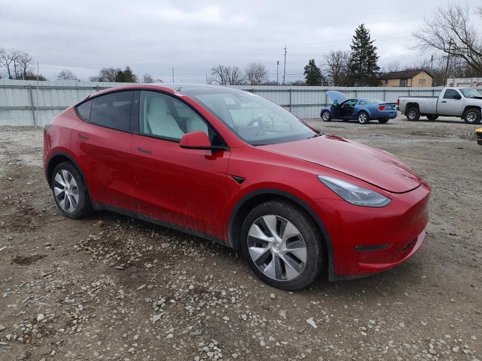 2023 TESLA MODEL Y 4