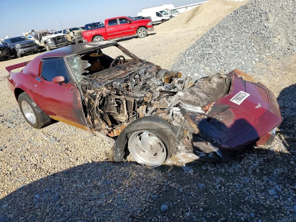 1976 CHEVROLET CORVETTE 4
