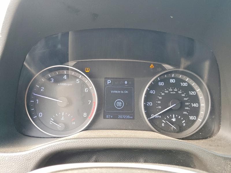 2017 HYUNDAI ELANTRA 9