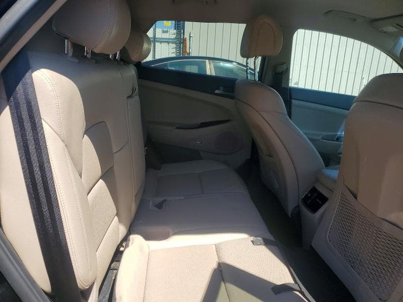 2017 HYUNDAI TUCSON SE PLUS 11
