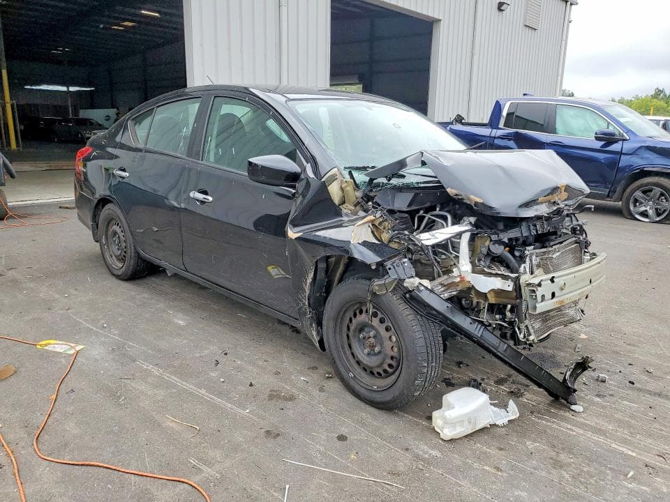 2019 NISSAN VERSA SV 4