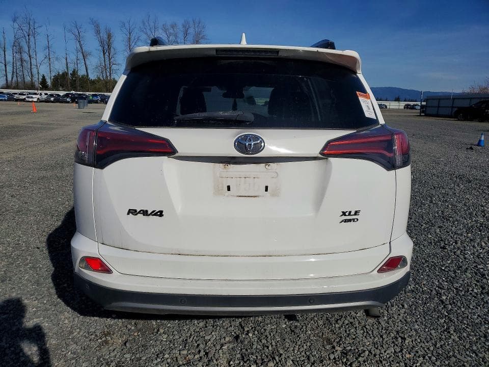 2017 TOYOTA RAV4 XLE 6