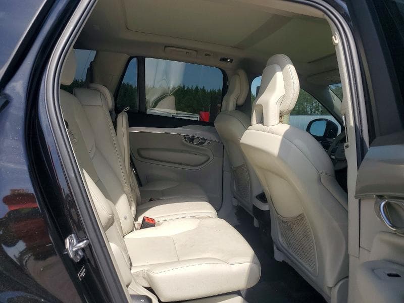 2017 VOLVO XC90 T5 10