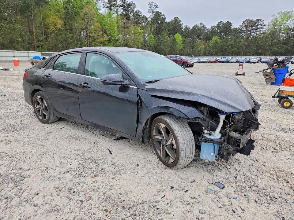 2023 HYUNDAI ELANTRA LIMITED 4
