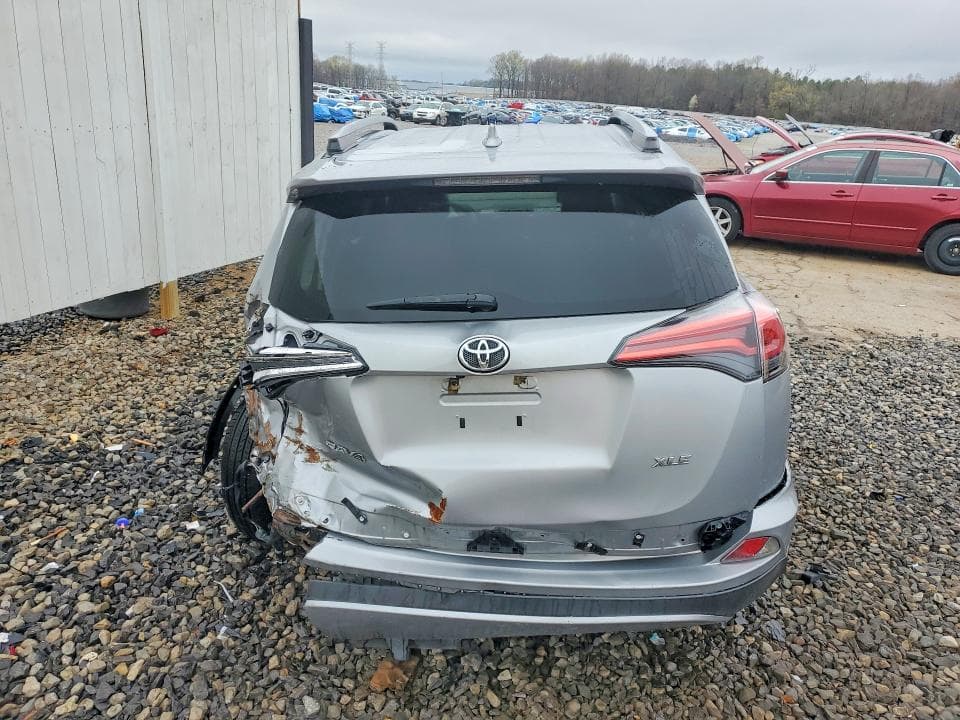 2018 TOYOTA RAV4 XLE 6