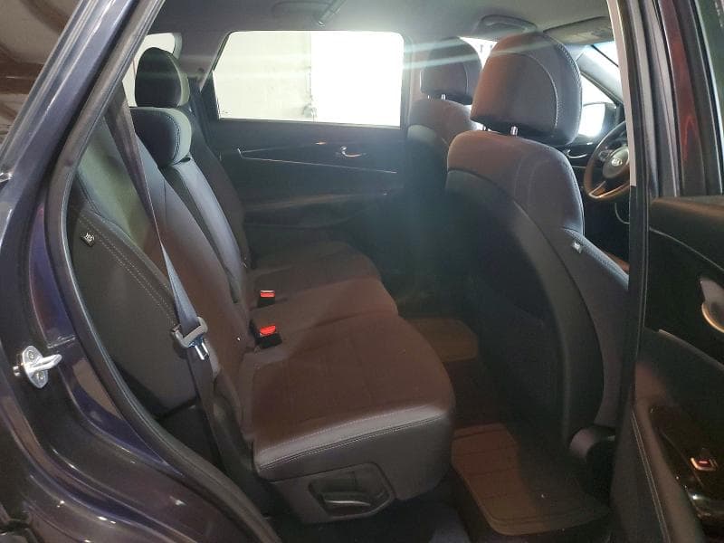 2017 KIA SORENTO LX V6 11
