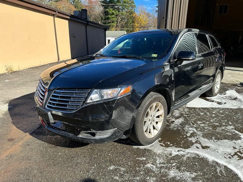 2018 LINCOLN MKT 2