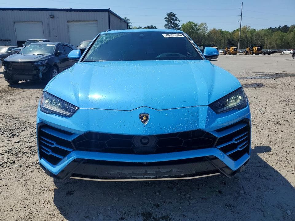 2022 LAMBORGHINI URUS 5