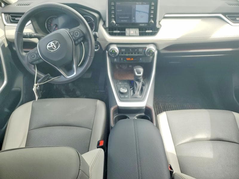2019 TOYOTA RAV4 LIMITED 8
