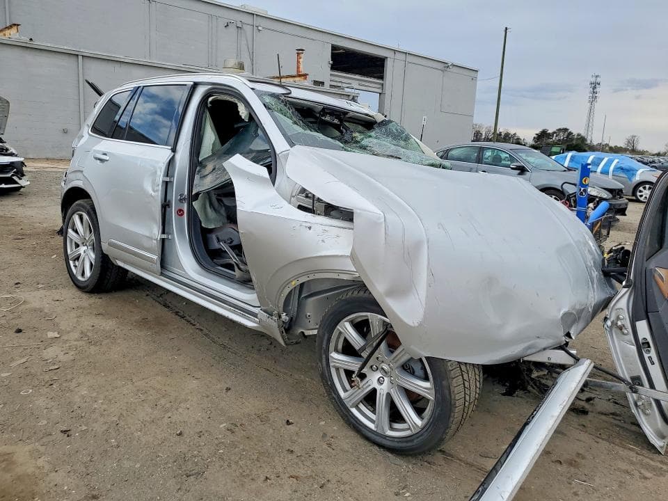 2018 VOLVO XC90 T6 4