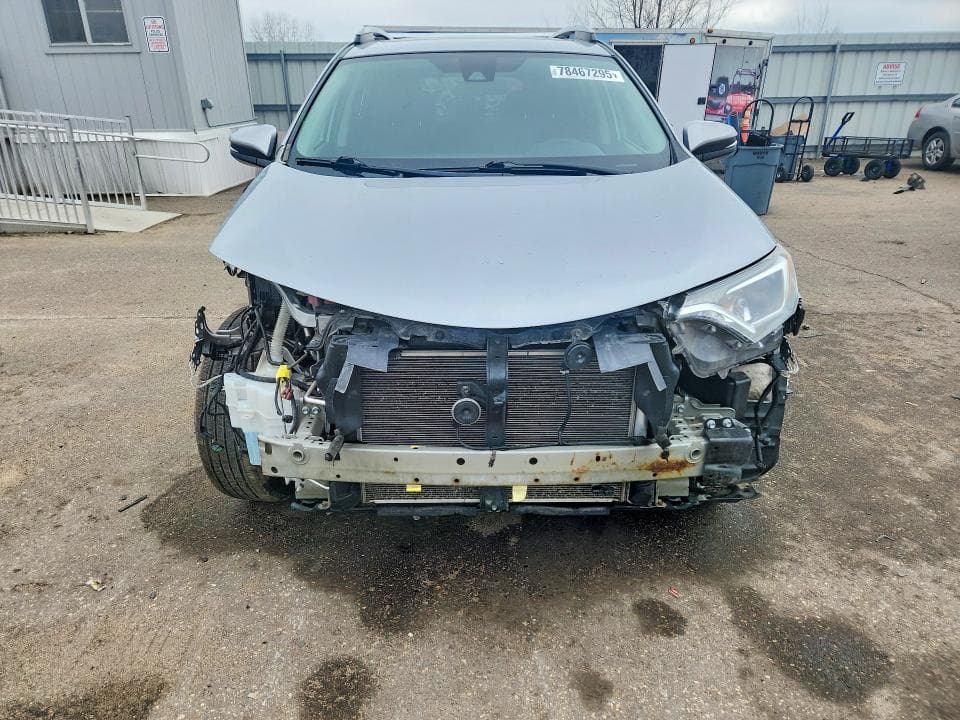 2017 TOYOTA RAV4 XLE 5