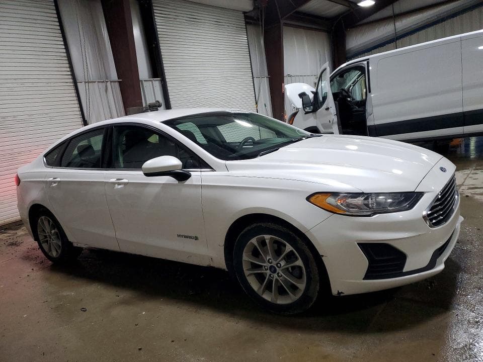 2019 FORD FUSION SE 4